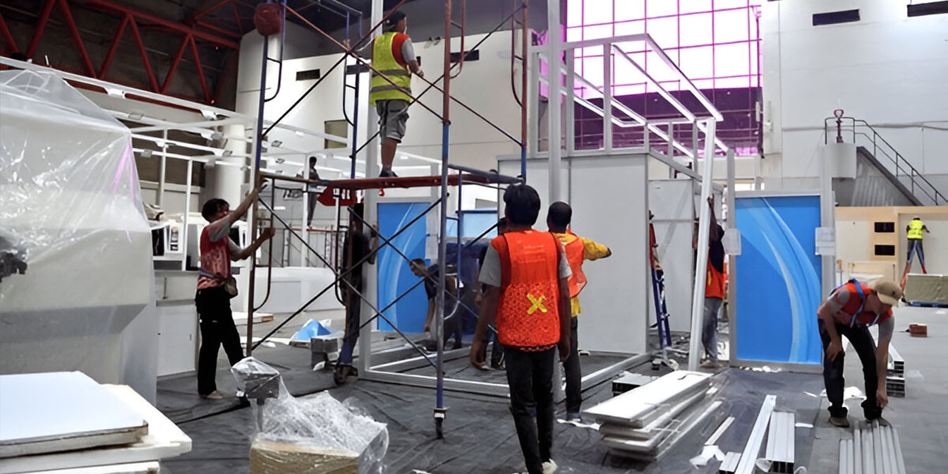 في نكست بلان، نصنع تجارب استثنائية: تصميم وتجهيز فعاليات ومؤتمرات ومعارض تُلهم وتُحفر في الذاكرة